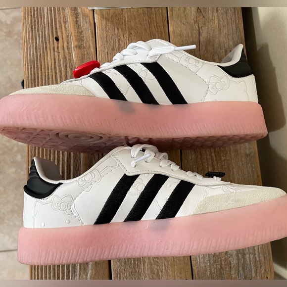 Adidas Original Sambae Hello Kitty - Women’s - Size: 6 - White and Pink Sneakers - Picture 2 of 10